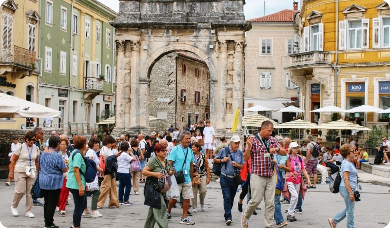 Turista u 2025. u Hrvatskoj 21,8 milijuna, a noćenja prvi puta iznad 110 milijuna-157727