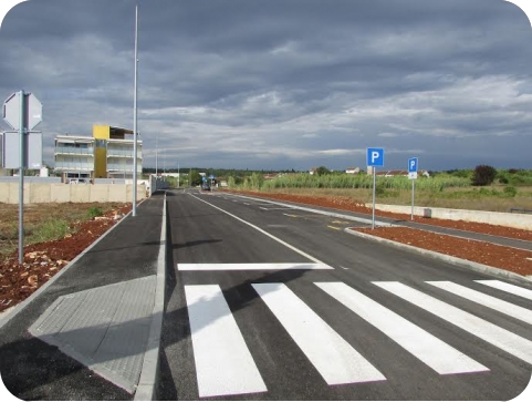 Asfaltirana prometnica u ulici Marketi-61441