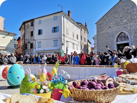 Višemetarska pinca, izložba jaja i igre za Uskrs u Fažani-159431