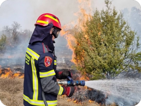 Samozapaljenje sijena izazvalo požar u spremištu u Bazgaljima-153719