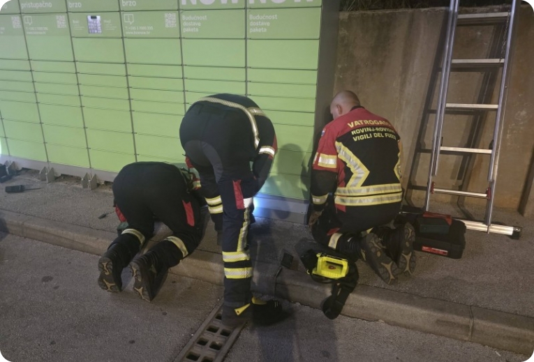 Višesatna akcija spašavanja mačića u Rovinju završila sretnim ishodom-162363