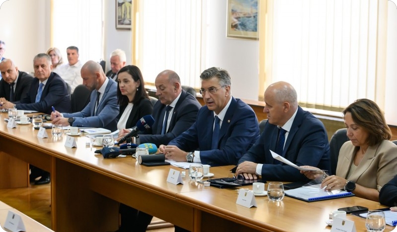 Plenković: Razumijemo zabrinutost ljudi, krivci će odgovarati, sanaciju ćemo ubrzati-163233