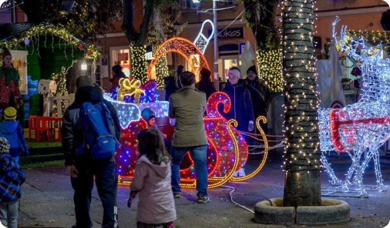 Advent u Puli – Poziv na dostavu ponuda za prigodne predstave za djecu i promenadne koncerte-122349