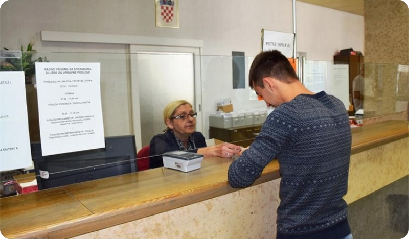 Na šalter predao nevažeću rusku vozačku dozvolu i zatražio hrvatsku-162041