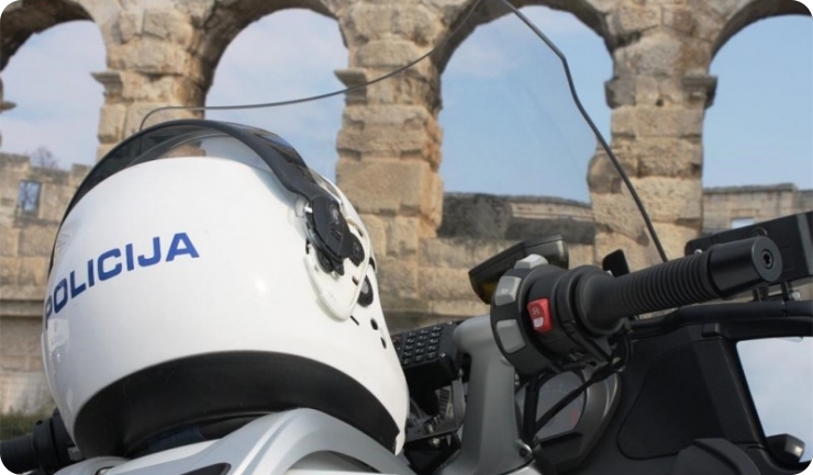 Smrtno stradao motociklist na nerazvrstanoj cesti Lanišće - Ročko polje-127207