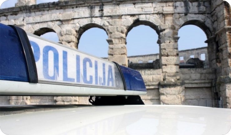 Priveden zbog prijetnje i protupravnog oduzimanja slobode-159943