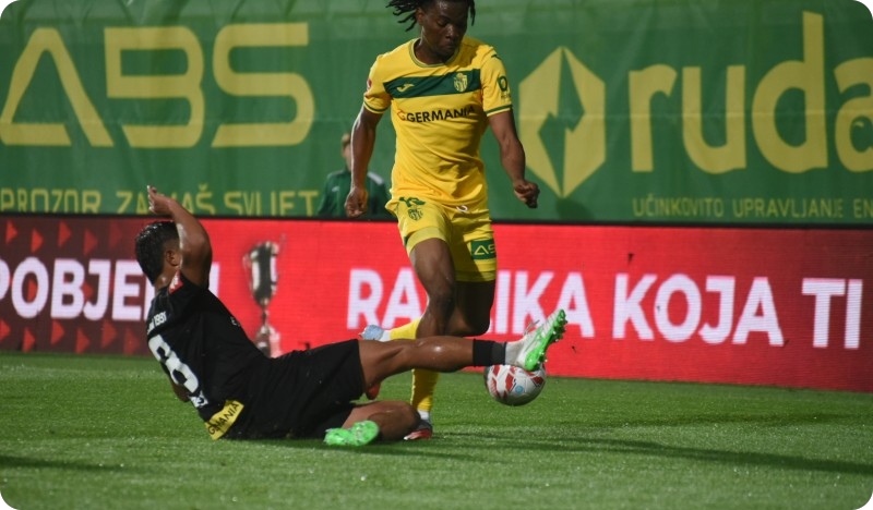Ayuma odlazi na posudbu u Portugal-162572