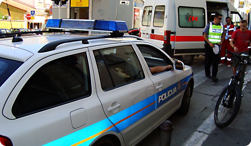 Zbog neprilagođene brzine teško ozlijeđen vozač motocikla u ulici Monte Paradiso-129865