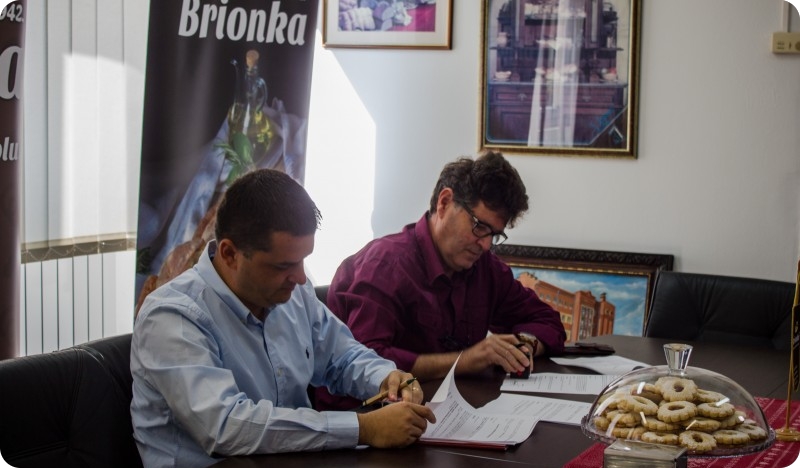 Potpisan ugovor o generalnom sponzorstvu Brionke d.d. i ŽKK Pula-100053