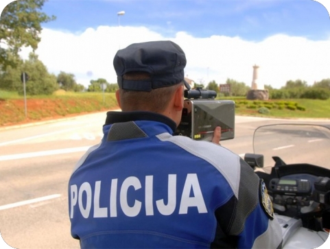 Prometna policija u srijedu u Puli nadzirati brzinu kretanja vozila-156912