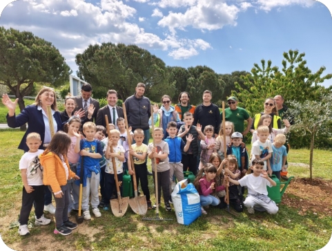 Povodom Dana planeta Zemlje posađeno pet stabala maslina u Rovinjskom Selu-160054