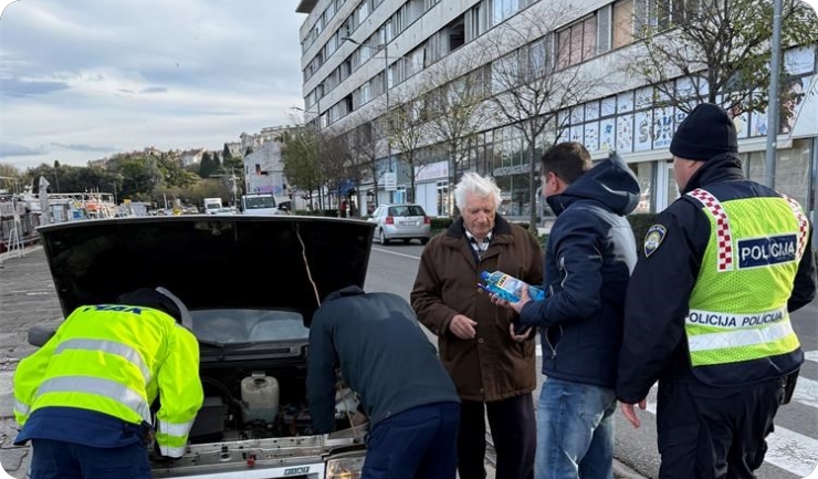 Održan nadzor tehničke ispravnosti vozila-156832