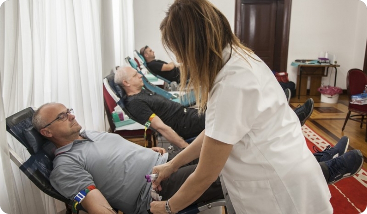 Odazovite se današnjoj akciji darivanja krvi u Puli: Potrebne krvne grupe 0+, 0-, A+ i A--146543