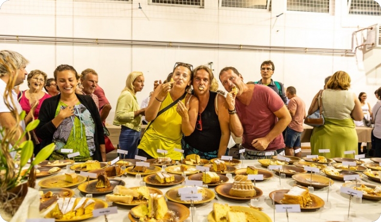 Vižinadom po dvadeset i drugi put zamirisali kolači i tradicija-90211
