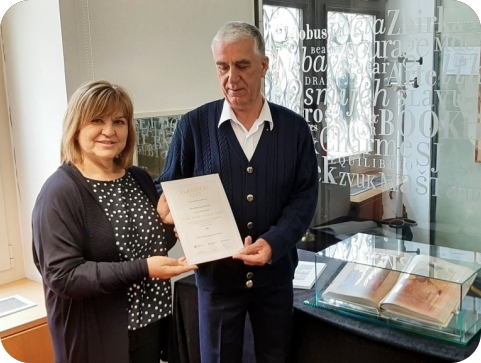 Vrijedna donacija porečkoj knjižnici na Dan hrvatske knjige-126288