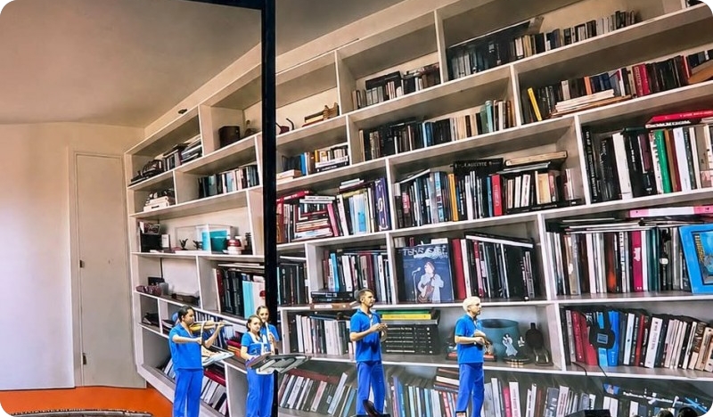 David Byrne pretvorio pulsku Arenu u kazalište glazbe, pokreta i emocija (VIDEO)-161747