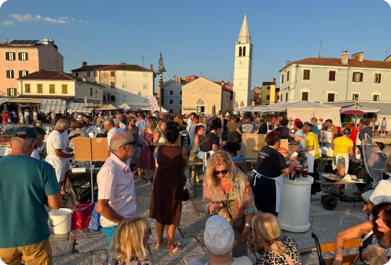 Uz lonce brodeta i puno smijeha, Fažana slavila svoju ribarsku baštinu (FOTO)-162425