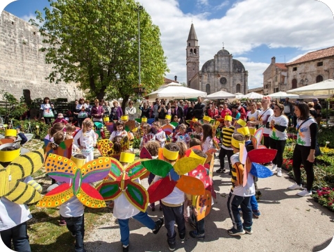 17. Fešta od rožic, kazališna predstava, predstavljanje knjige, solo koncerti-143965