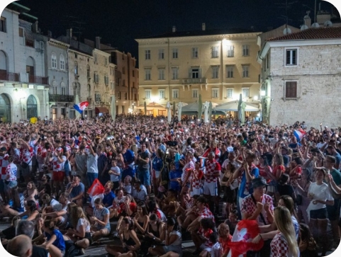 Pula na prepunom Forumu slavila s Vatrenima-161732