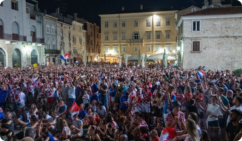 Pula na prepunom Forumu slavila s Vatrenima-161732