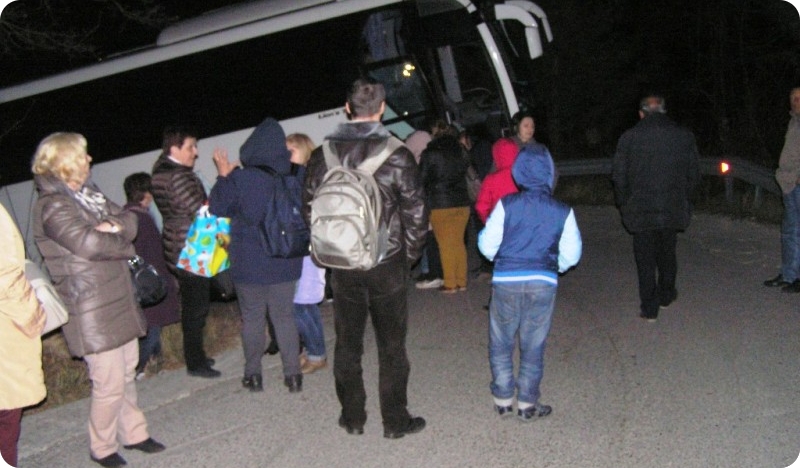 Autobus izbjegao provaliju i katastrofu-56571