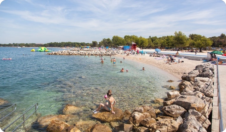 Nudisti na plažama često izazivaju nelagodu kod kupača-138175