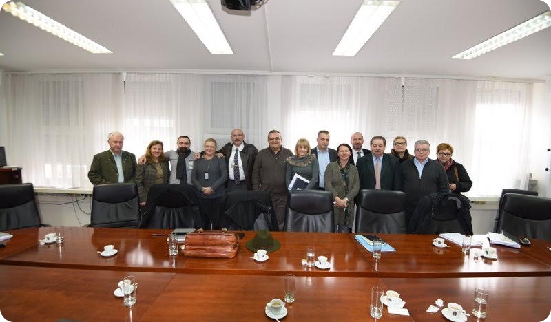 Sastanak u vezi spornih pitanja oko donošenja novog zakona o oružju-75008