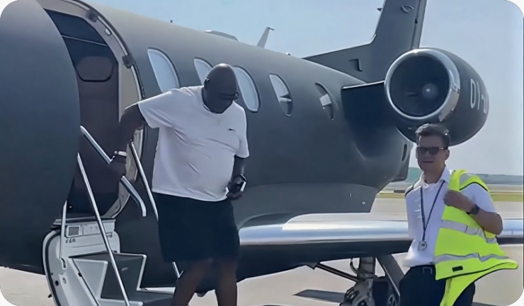Carl Cox privatnim avion sletio u Pulu!-162678