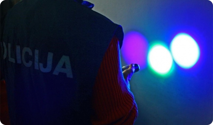 Policija ga zaustavila, a on bez položenog vozačkog ispita i u ukradenom automobilu-156711