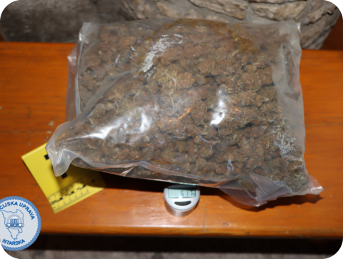 Priveden zbog preprodaje droge i drugih kaznenih djela-154667