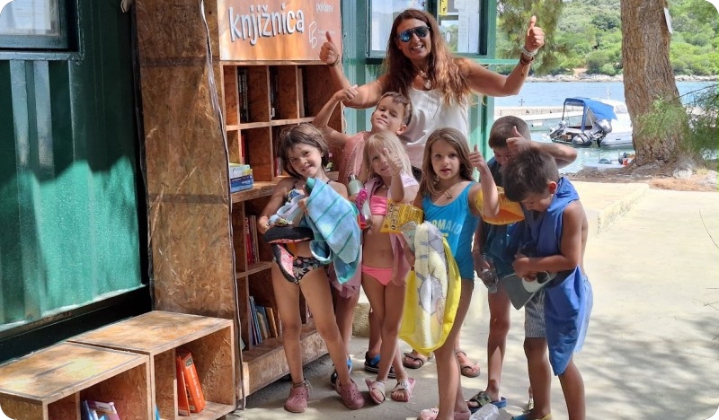 I ovoga ljeta možete posuditi knjigu iz male ljetne knjižnice na Hidrobazi i Fratarskom otoku-153751