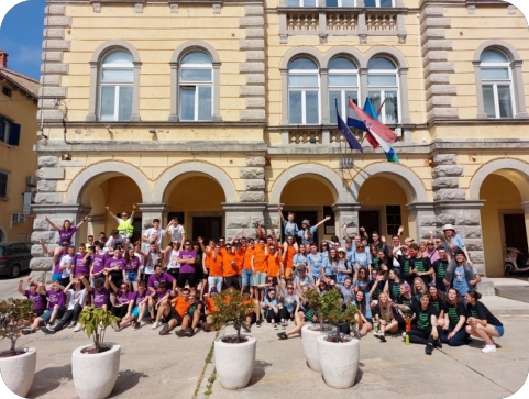 Maturanti u Labinu obilježavaju svoj dan-127150