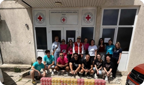 Maturanti Medicinske škole Pula donirali 200 kilograma brašna-160851