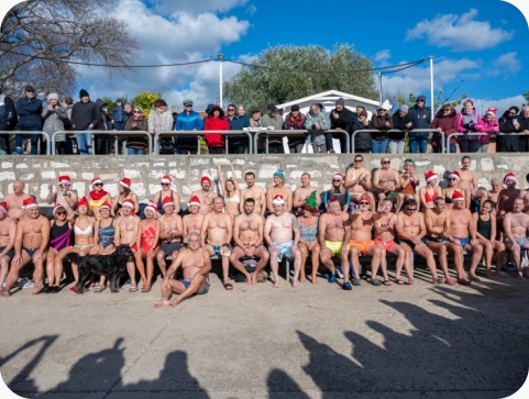 Novogodišnje kupanje na Mornaru, tradicija koja u Puli traje od 1990. godine (FOTO, VIDEO)-157605