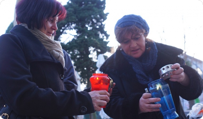 Održana ‘Večer tišine’ ispred RBA poslovnica-55780