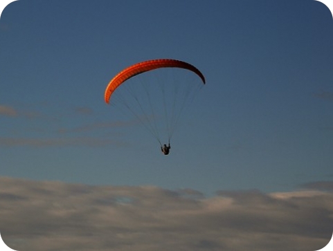 Kod Lanišća ušao u zračni vrtlog i izgubio nadzor nad paraglajderom-163318