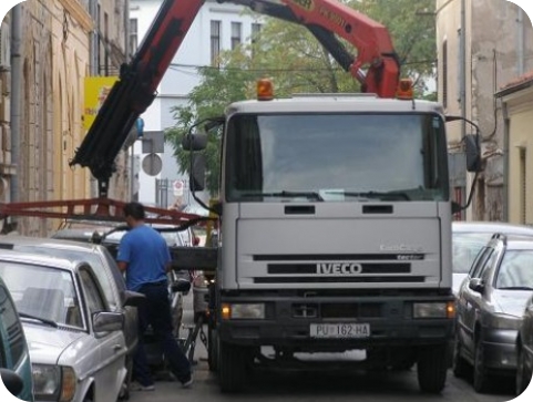 Ponudio da će njegov prijatelj otkupiti vozilo, pa nestao s vozilom-157106