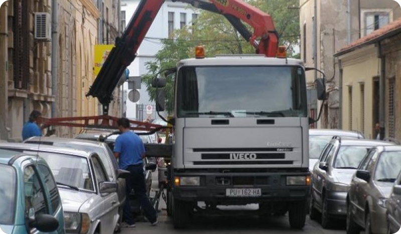 Ponudio da će njegov prijatelj otkupiti vozilo, pa nestao s vozilom-157106