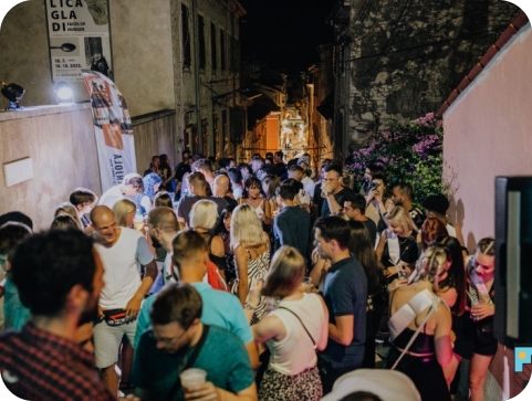 Stepenice starog grada ponovno postaju plesni podij - počinje Downtown Pula!-161451
