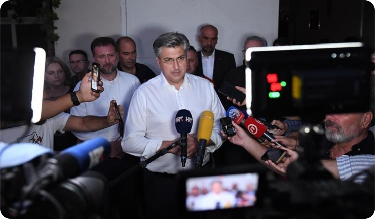 Predsjednik Vlade Andrej Plenković posjetio Zaton-128539