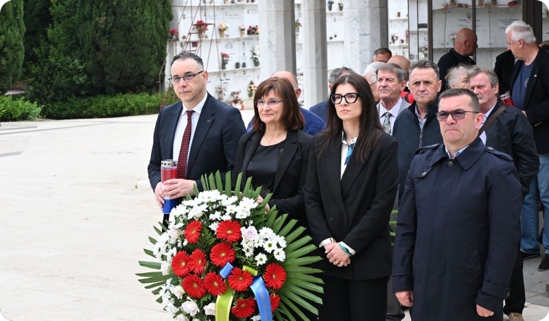 U povodu Dana Grada Pule i 81. obljetnice oslobođenja položeni vijenci na spomen obilježja-160367