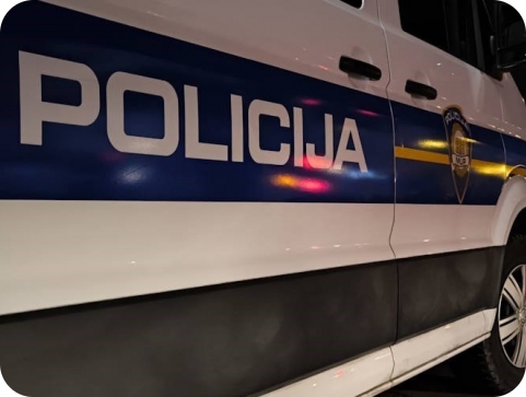 Policija traga za napadačima koji su u Puli pretukli dvoje ljudi-155573