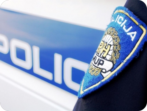 Labinska policija traga za nepoznatim počiniteljem koji je oštetio dječje igračke na dječjem igralištu-155789