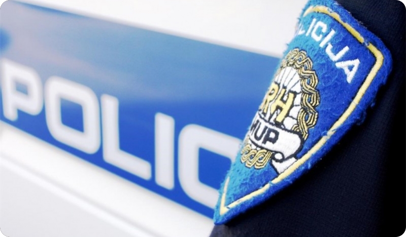 Labinska policija traga za nepoznatim počiniteljem koji je oštetio dječje igračke na dječjem igralištu-155789