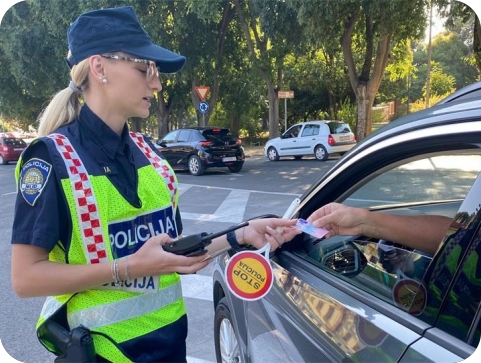 Pulska policija večeras provodi pojačani nadzor alkohola i droga u prometu ove subote-156035