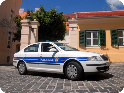 Muškarac i djevojka prijavljeni zbog teškog ozljeđivanja 39-godišnjaka-128229
