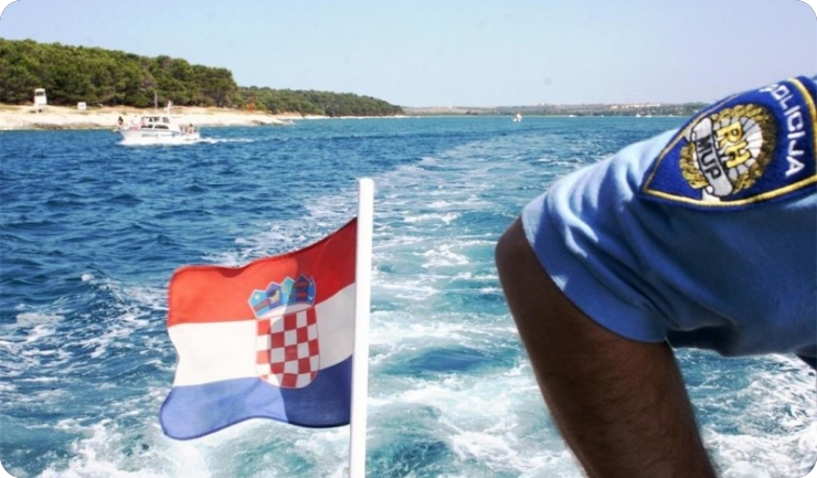 Hrvatska policija uhvatila talijansku ribaricu-121809