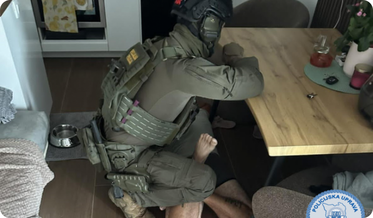 (VIDEO) Pala kriminalna skupina u Istri: drogu skrivali po šumama, policija pronašla gotovo tri kilograma kokaina-161517