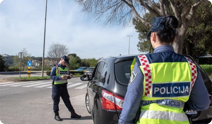 Policija uhitila prometnog recidivista koji je vozio za vrijeme zabrane i dok mu je vozačka poništena-159122