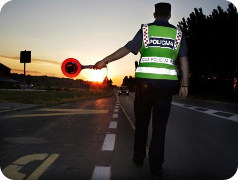Kod Potpićna vozio pod utjecajem droge i s drogom u automobilu-155945
